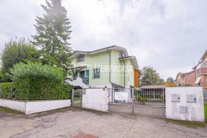 RIF. IMM AC638 - Maisonette in trifamiliare con in