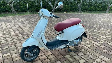 Vespa primavera 125