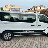 Noleggio senza conducente Auto e Furgoni 9 posti