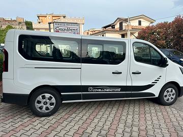 Noleggio senza conducente Auto e Furgoni 9 posti