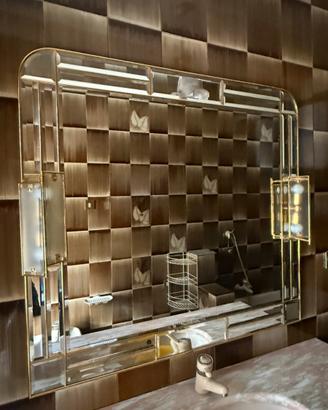 Specchio da bagno con vani lampadine laterali