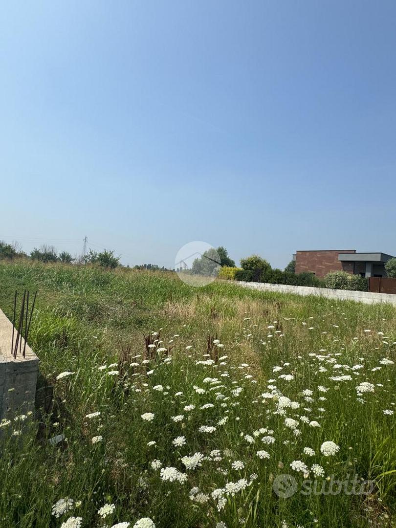 TER. RESIDENZIALE A BRANDICO - Vista 3