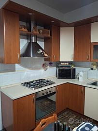 Cucina Lube 220x430 con tavolo eletrrodomestici