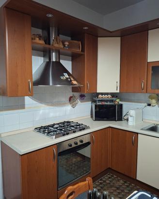 Cucina Lube 220x430 con tavolo eletrrodomestici