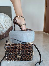 sandali con tacco alto 