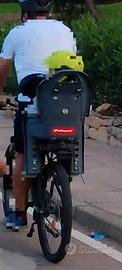 Seggiolino bici per porta pacchi posteriore