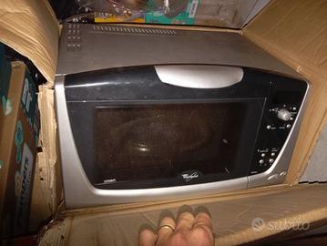 forno a microonde Whirpool at 325