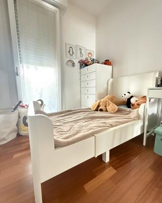 Letto ikea pari al nuovo e cassettiera