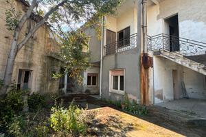 Villasor. Ampia indipendente con cortile