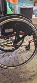carrozzina sedia a rotelle ultraleggera