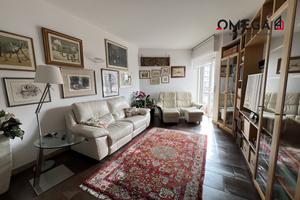 BAIAMONTI - Piano alto con ascensore.