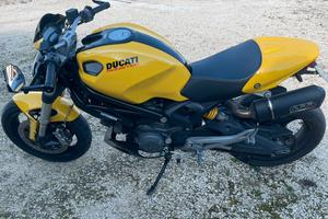 Ducati monster 696
