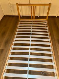 Letto singolo in legno
