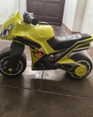 Moto cavalcabile per bambino