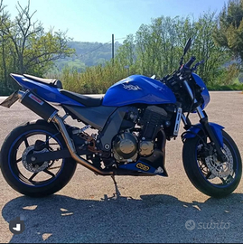 Kawasaki Z750 patente A2