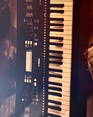 Pianoforte digitale YAMAHA PSR-EW310 + supporto