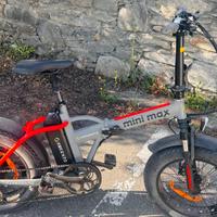 Bici elettrica argento