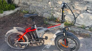 Bici elettrica argento