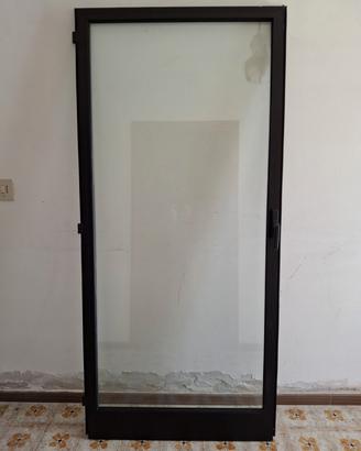 porta in alluminio nero