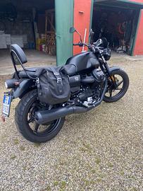Moto Guzzi v7 stone