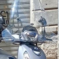 Parabrezza per SYM 200, completo di attacchi