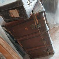 bauli vecchi e valigia da viaggio 1930