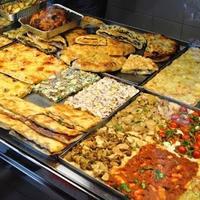 Pizzeria a taglio pizzaiolo o anche cameriere di s