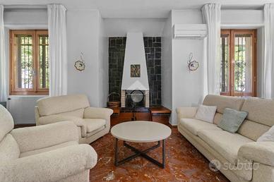 VILLA SINGOLA A TREZZANO SUL NAVIGLIO