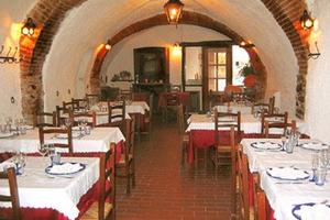 Locale ex ristorante entroterra di Albenga