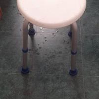 Sgabello Sanitario regolabile per anziani bagno