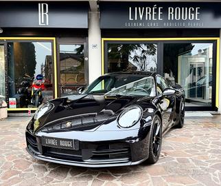 Porsche 911 Carrera 992 . 2
