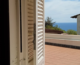 Casa vacanze con vista mare,terrazzae posto auto