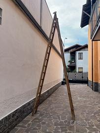 Scala in legno massiccio