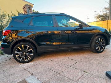 SEAT ARONA BLACK EDITION