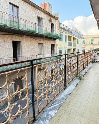 4 LOCALI A MARANO DI NAPOLI