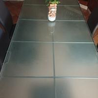 Tavolo IKEA vetro temperato e acciaio 