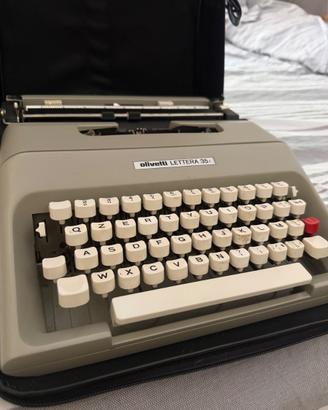Olivetti lettera 35, Macchina da scrivere