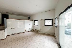 NEGOZIO A GARBAGNATE MONASTERO