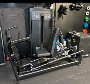 leg Press hack squat toorx professionale palestra 