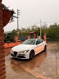 Alfa romeo Giulia 2.2 150cv