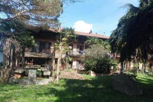 Immobile in asta di 398 m² con più di 5 locali a A