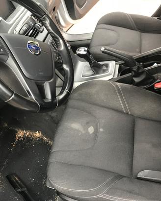 Pulizia sedili e interni auto a domicilio