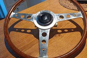 Volante in legno vintage