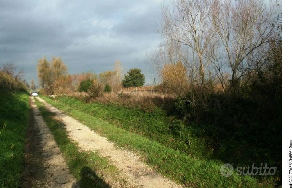 Immobile in asta di 4188 m² a Foligno - Vista 2