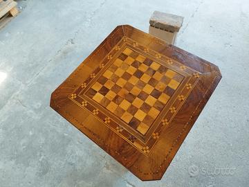 tavolino di pregio intarsiato 