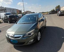Opel astra j