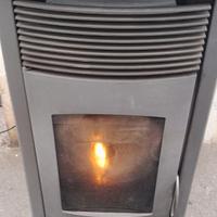 Stufa a Pellet 12KW marca Fair  con tubi x fumi