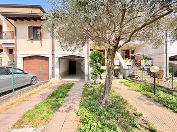 VILLA A SCHIERA A MAIRANO