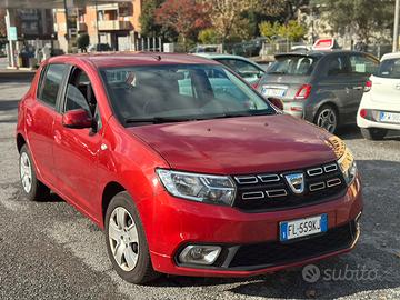 Dacia sandero omolagata autocarro con 5 posti