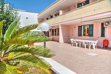 Villette Franky a 250mt dal mare con giardino